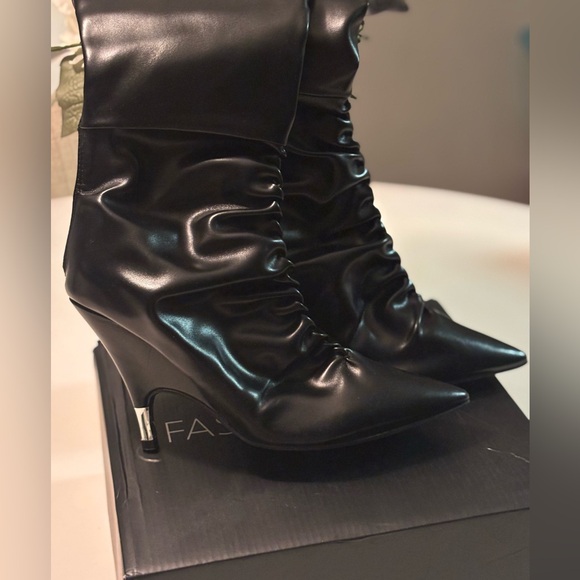 Fashion Nova Nadia Black Knee-High Women's Boots - Picture 4 of 5